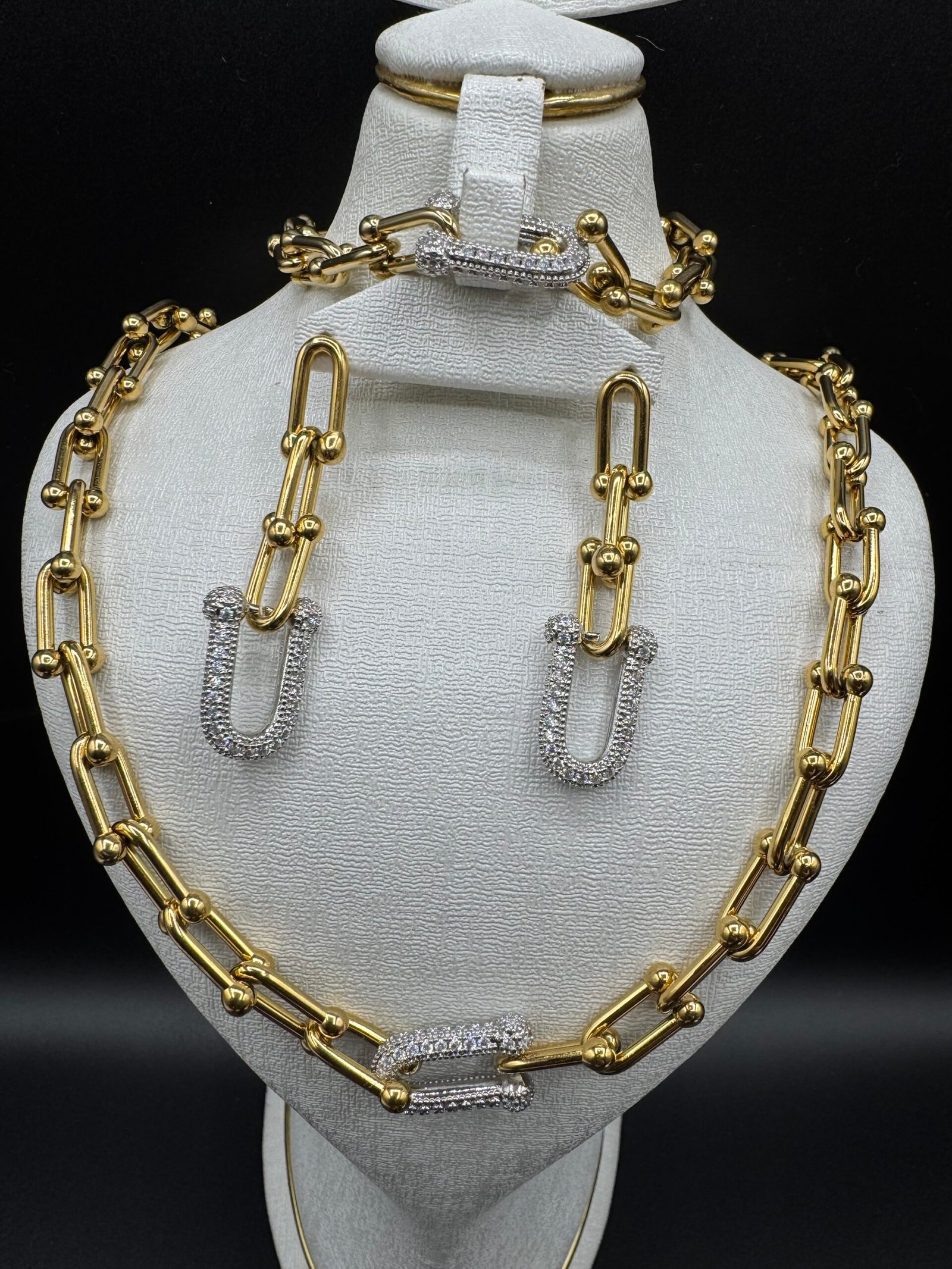Ensemble, Tiffany – Image 2